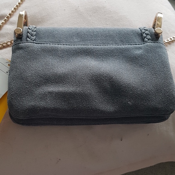 NWT Grey purse with gold tone hardware - Picture 3 of 5